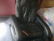 Кресло массажное,  б/у,  почти новое,  черная кожа